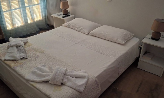 Gefira Mpania Apartment | NAFPAKTOS APARTMENT AND STUDIOS iN PORT - 2 Bedroom Apartment 4 Guests