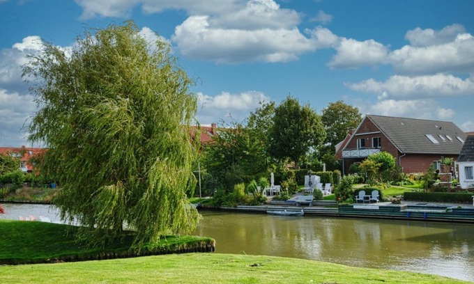Greetsiel Apartment | Nagelneue Erdgeschosswohnung mit Hund Direkt am Greetsieler Sieltief!