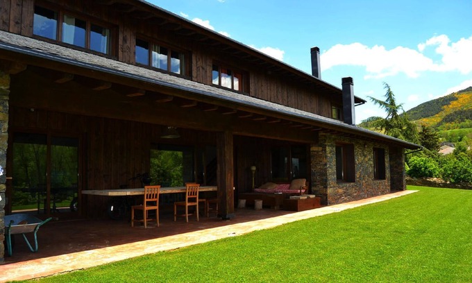 Nahuja Cottage | NAHUJA I - Five Bedroom Cottage, Sleeps 12