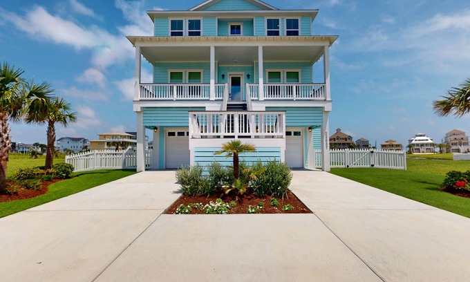Red Fish Cove House | Namaste – Peaceful Beach Retreat w/Hot Tub, Bunk Room, & Gulf Views