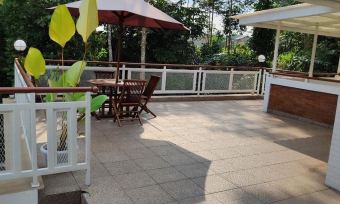 Ngemplak House | Namira Homestay