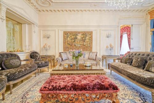 Champs-Elysees Apartment | Napoleon Suite Champs Elysees
