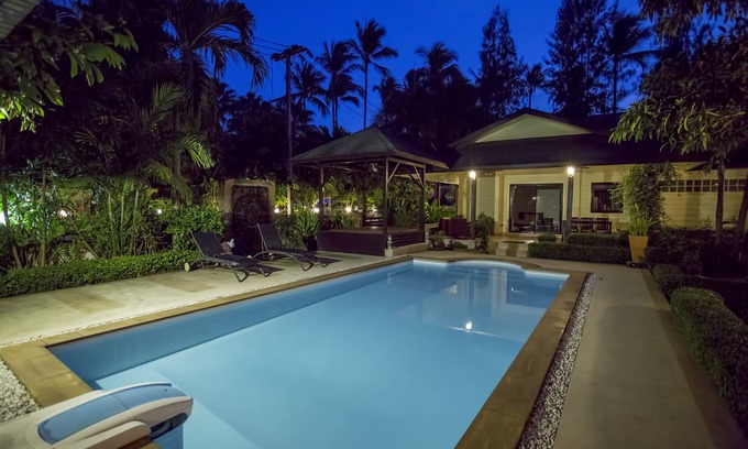 Hua Thanon Villa | Natien Beach Villa (Near Lamai)