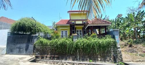 Banyuwangi House | Natiga Guest House