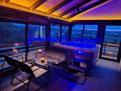 Veliko Trojstvo Villa | Natura Lux Holiday House with Pool and Jacuzzi