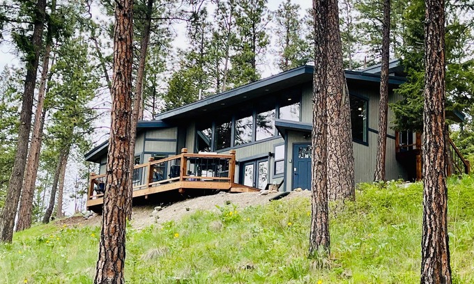 Finley Point Cabin | Nature House: Peaceful and Romantic - Tub for Two, Sauna, Flathead Lake views