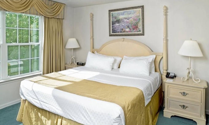 Berkeley Resort | Nature is Calling! Three Great Units! Kitchen, Basketball, Outdoor Pool, Volleyball