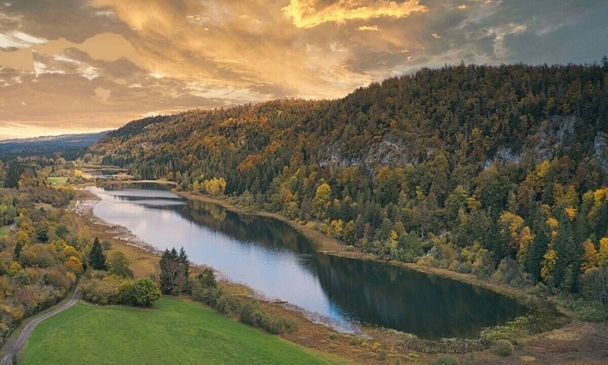 Etival Cottage | NATURE & LACS: 2 3* gîtes with a total capacity of 15 people (8+7)