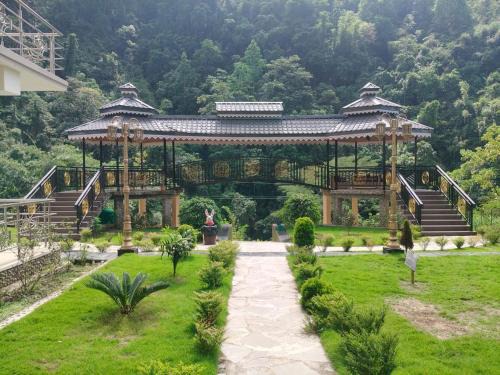 Rishop Hotel | Nature's Nest Resort