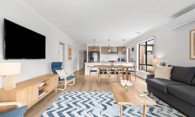 Armstrong Creek House | Natures Way I Geelong n Surf Coast Family Home