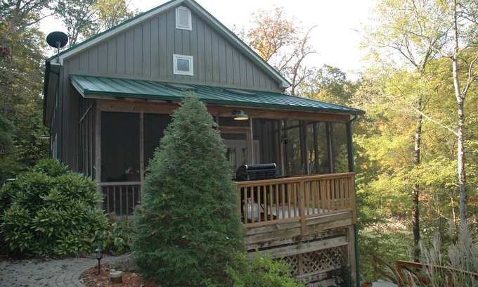Maynardville House | Nauti & Nice @ Norris - a copious cozy cabin on the cove