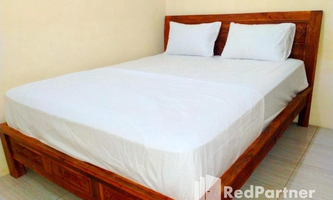 Batang Hotel | Navisha Guest House Syariah near Exit Tol Batang RedPartner