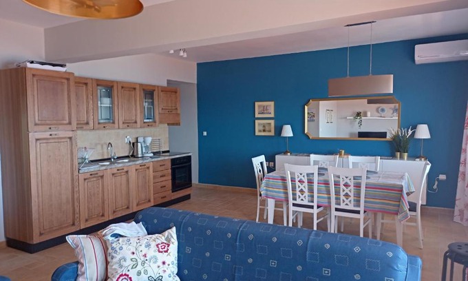 Nea Skioni Apartment | navy blue
