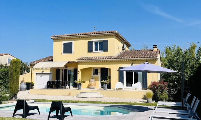 Althen-des-Paluds Villa | Near Avignon, Comfortable villa with private pool, in Provence