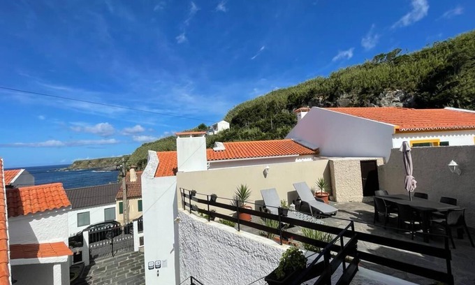 Ribeira Grande House | Near Beach House - Super Mario Houses