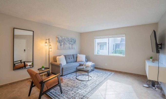 Cox Heights Apartment | Near DT Scottsdale | Pool, Gym, Balcony, Sleeps 8