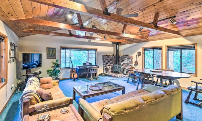 Glencoe House | Near Fishing and Hiking Pioneer Cabin with Decks