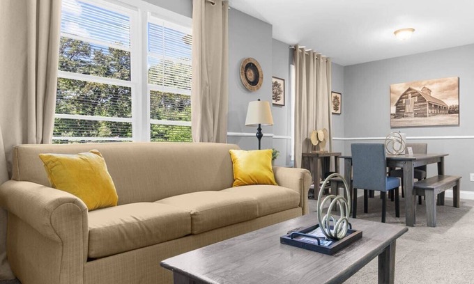 New Castle House | Near Hospital & Dining- Beds on Broadmoor - Unit A