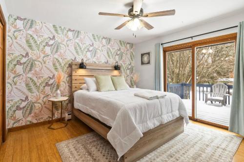 Newfield Apartment | Near Ithaca!Hot Tub! LRG Home!Sleeps 14! Dogs ok!