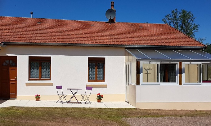 Moux-en-Morvan House | Near Lake Settons Park Morvan. Baby equipment