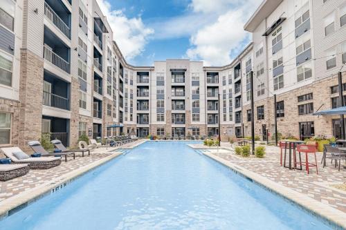Crestline Heights Apartment | Near Shops Restaurants & Grandview Med Ctr