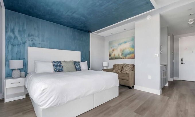 Port Morris Hotel | near Stadium Studio K Bal BR | Fitness Center