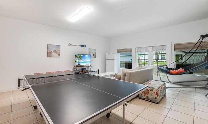 Safe Harbor House | Near the Beach! Large 5 bedrooms 4 bath- Sleeps 16 max Fun Game Room