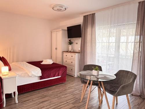 Timisoara House | Nearby Lake Romantic Retreat R