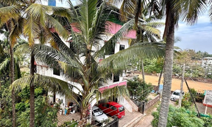 Ullal House | Neat & Clean 3-bedroom Apartment, WiFi & AC in Mangaluru Close To The Beach