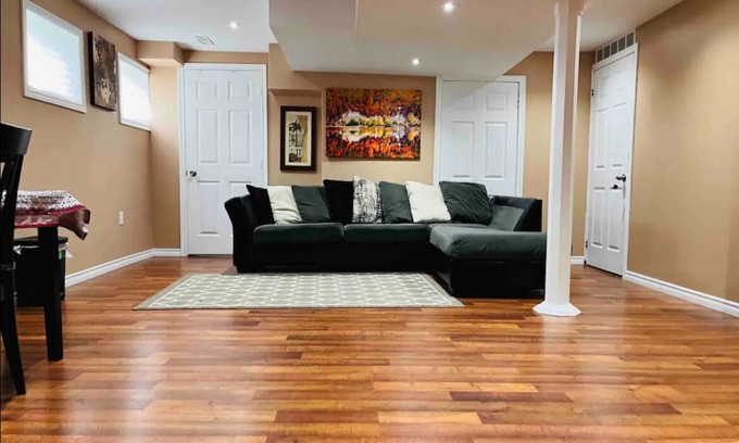 Brantford House | Neat & Cozy Private Basement in a House for your stay