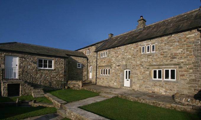 Fremington House | NEDDY HOUSE, pet friendly, character holiday cottage in Reeth