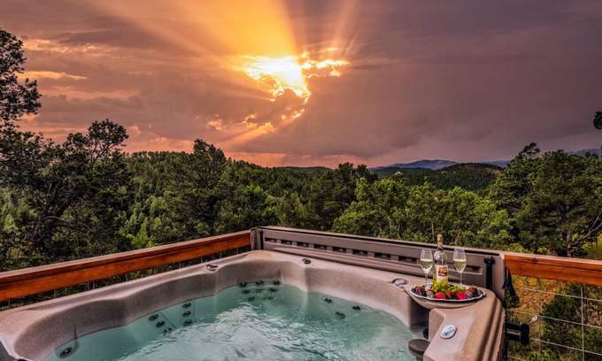 Alto Cabin | Neeley Mountain House | Amazing Views, Hot Tub!