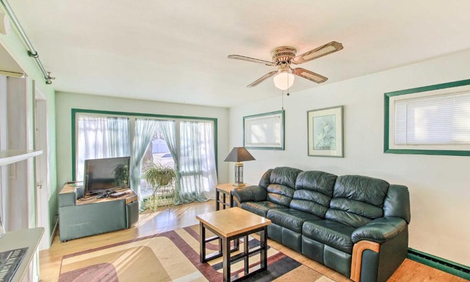 Neenah House | Neenah Home with Deck Near Lake Winnebago
