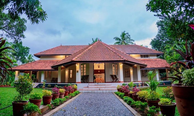 Kedavur House | Nellari Heritage Bungalow