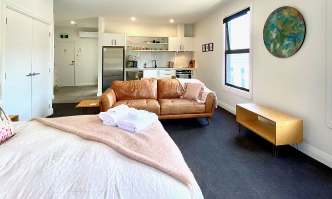 Nelson Apartment | Nelson City Apartment 1 - Stunning Inner City Studio