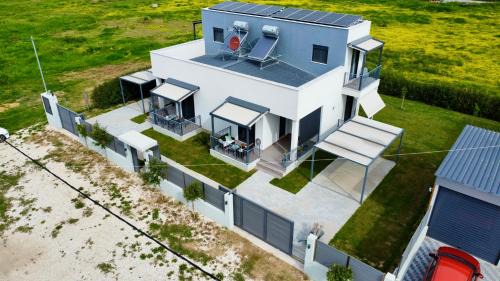 Katochi Villa | Neo-Residence