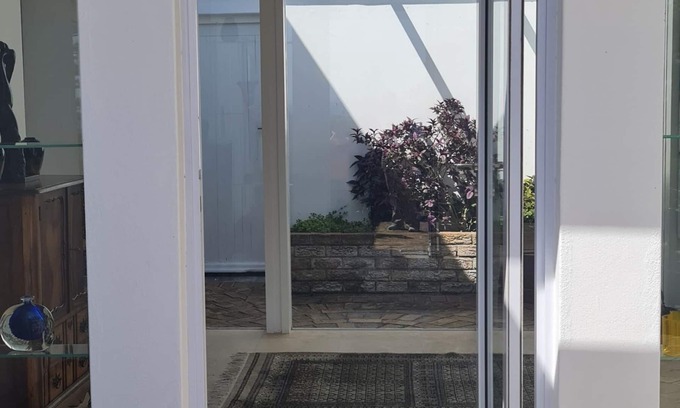 Simon's Town House | Neptunes Seat - Garden Paradise with Ocean Views