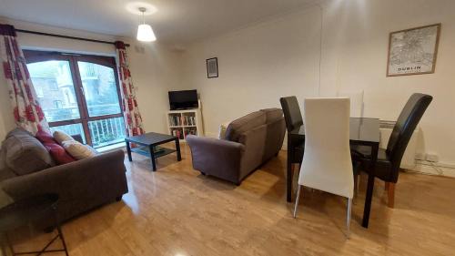 The Liberties Apartment | Nestled Away 2BD - 500Mtrs to Guinness Storehouse