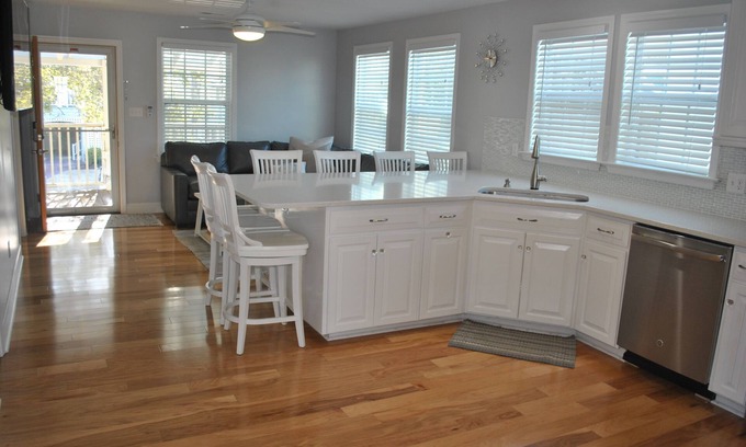 Wrightsville Beach House | Nestled between Banks Channel and the Beach of the island!