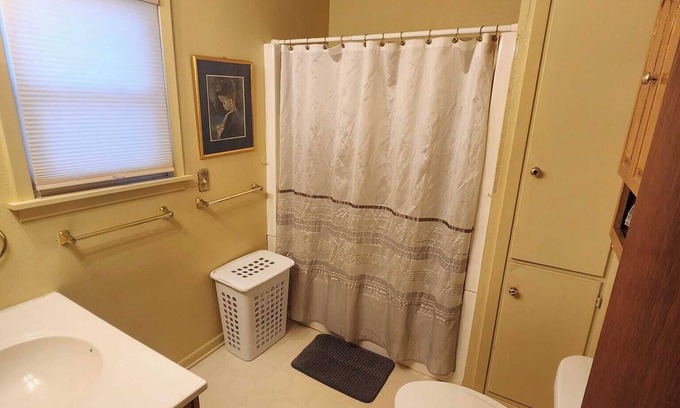 Charles City House | Nestled in the heart of America’s Hometown!