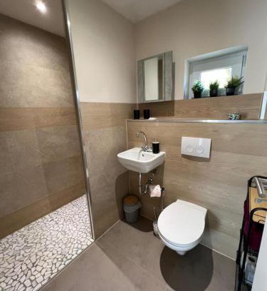 Premnitz Apartment | NEU! Ferienwohnung Havel-Biene