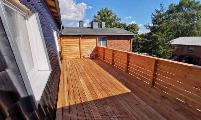 Zarpen House | Neue Ferienwohnung auf dem Land mit Dachterrasse aus Holz