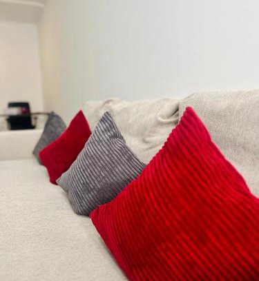 Freiberg am Neckar Apartment | Neuwertiges Apartment mit schnellem WLAN, Netflix, Glasfaser, Kostenlose Privatparkplatz auch für Transporter geeignet R20