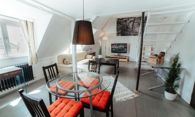 Kornwestheim Apartment | NEW人Vintage Loft Prime Maisonette人8min zum S-Hbf