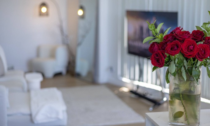 Wolli Creek Apartment | NEW! 1BR Apartment 5km to Airport, Train, Shops