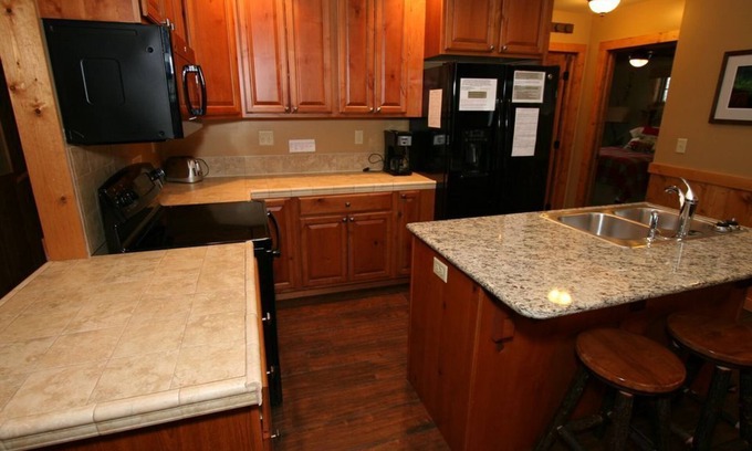 Bemidji Cabin | New 2 Bedroom/2 Bathrooms/Jacuzzi Tub