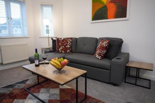 Heaton Apartment | NEW 2-Bedroom - Parking - Ideal4Family