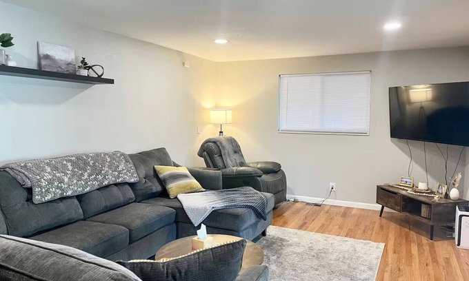 South Westminster House | NEW 2 BR 1 BA Home Office Escape!