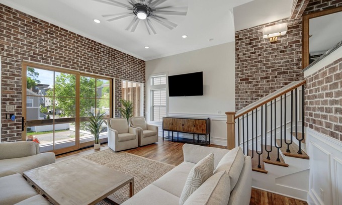 South Nashville House | New! 20 REAL Beds - 7+ Bedrooms