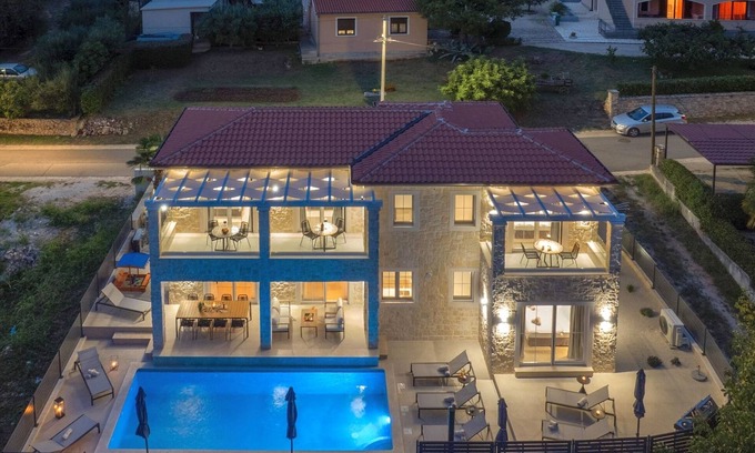 Brnobici Villa | NEW 2025 Villa Bella Vista with heated pool